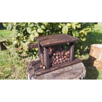 Годівниця для білок "Гостинець" ебенове дерево Годівниця для білок "Гостинець" ебенове дерево