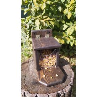 Годівниця для білок "Несподіванка" ебенове дерево