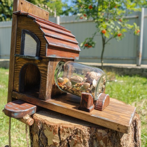 Годівниця для білок і бурундуків “Вежа”
