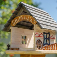 Годівниця для птахів і білок “Світлиця” на ніжці